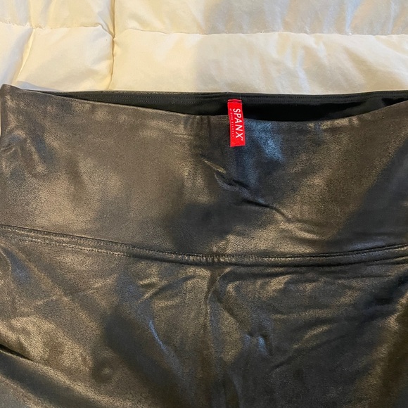 Spanx Faux Leather leggings - Picture 2 of 3